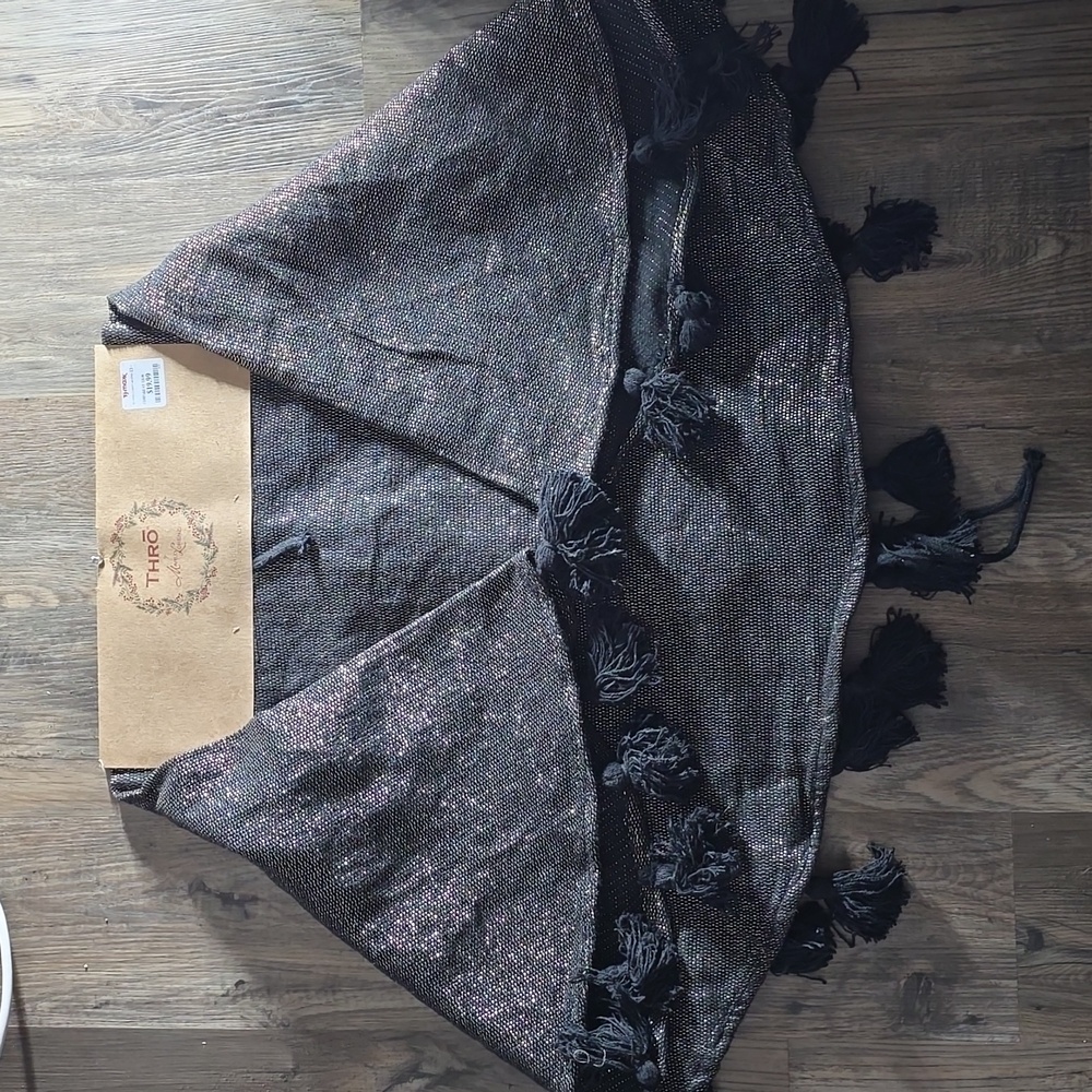 THRO 54" Round Black and Gold Tree Skirt